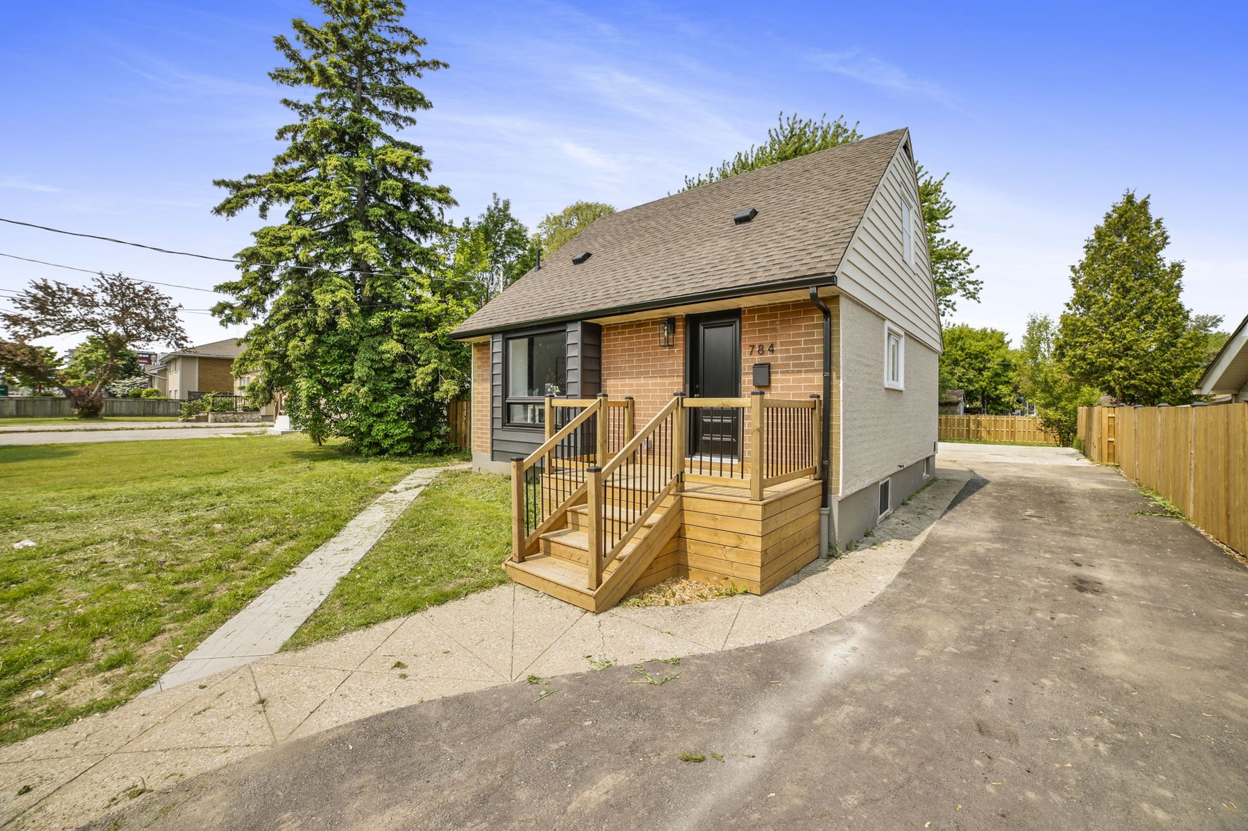 Hamilton — Family Duplex — Detached legal duplex on a 53 × 143 ft lot
