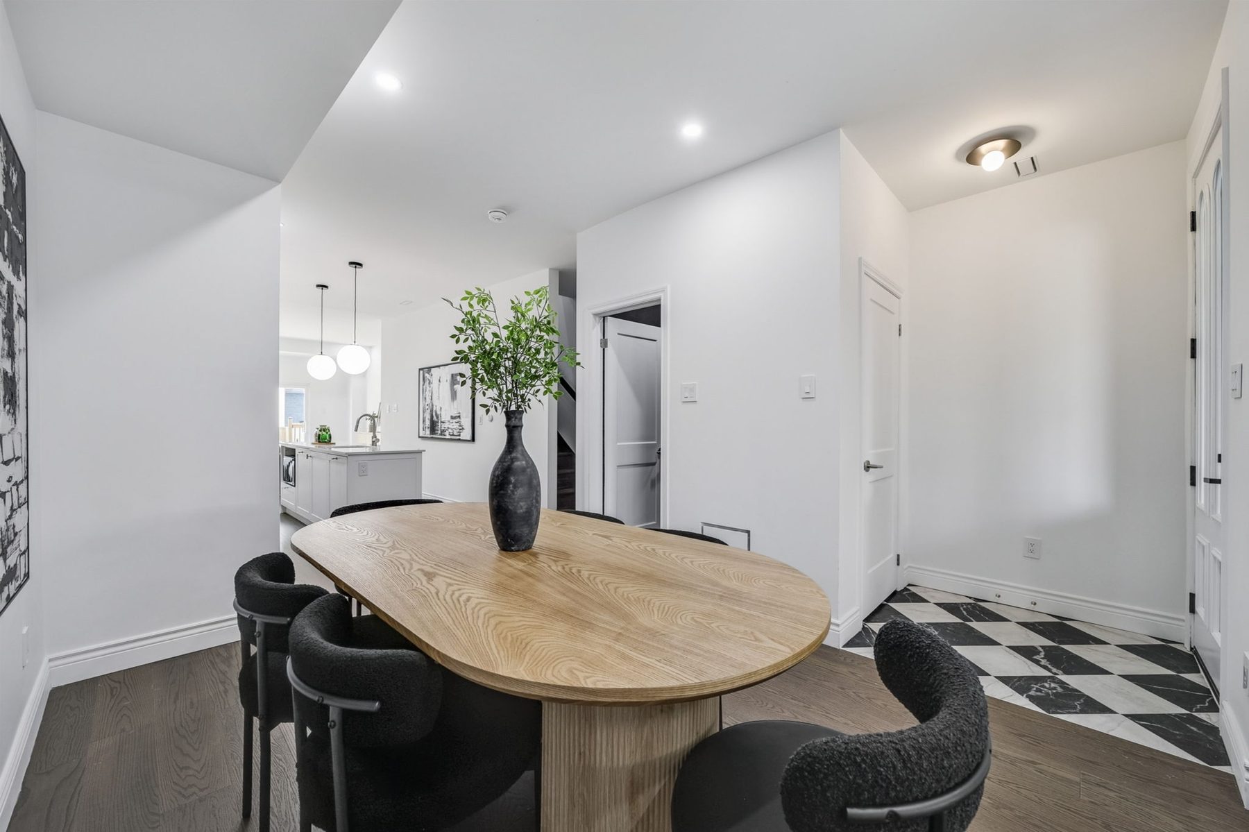 Little Italy — Dining area